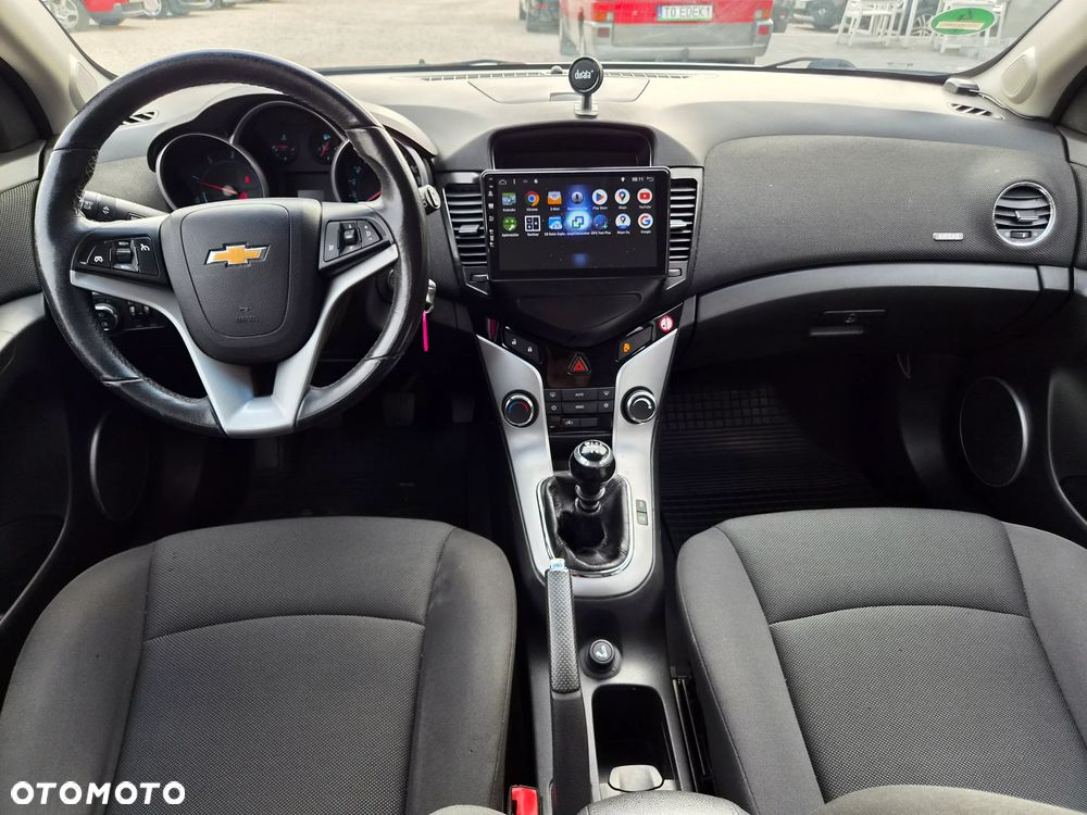 Chevrolet Cruze - 27