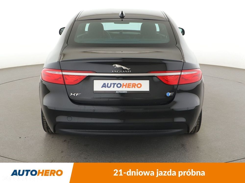 Jaguar XF 2.0 i4D R-Sport - 5