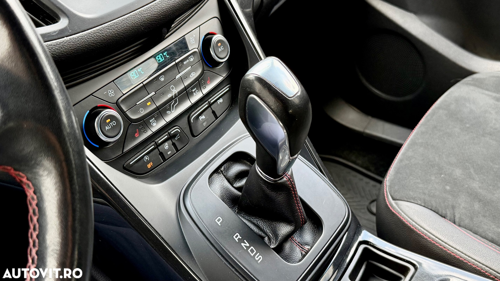 Ford Kuga 2.0 TDCi 4WD Powershift ST-Line - 7