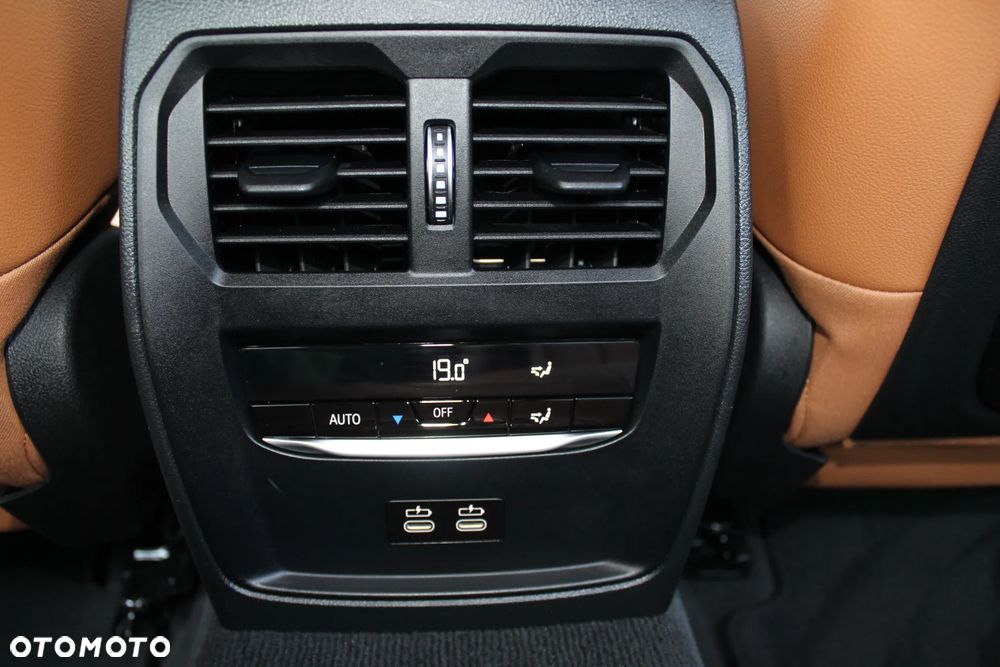 BMW Seria 3 320i xDrive Sport Line - 26