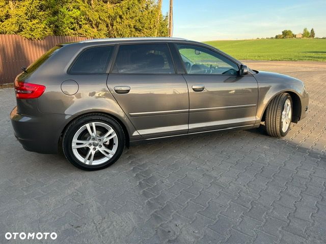 Audi A3 Sportback 1.6 TDI Ambition - 4