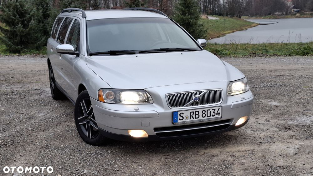 Volvo V70 2.4 Silver Edition - 1