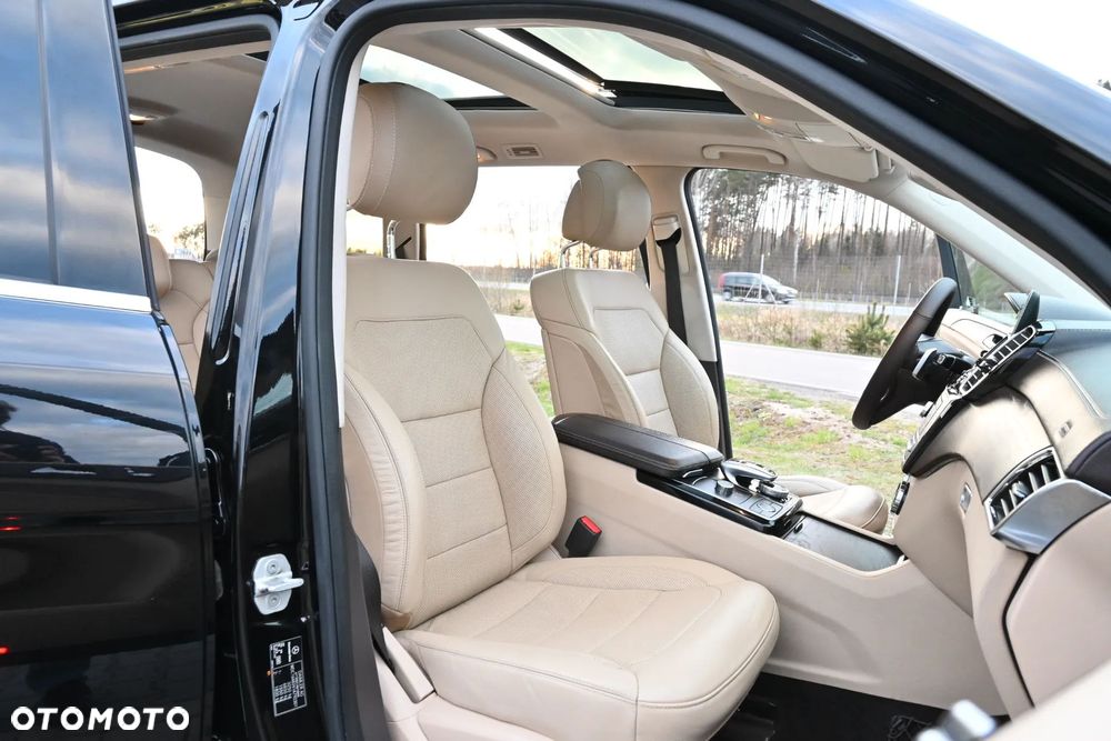 Mercedes-Benz GLS - 24