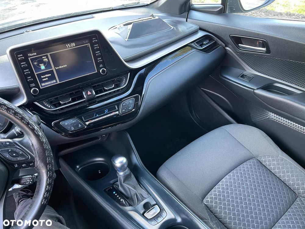 Toyota C-HR 1.8 Hybrid Neon Lime powered by JBL - 14