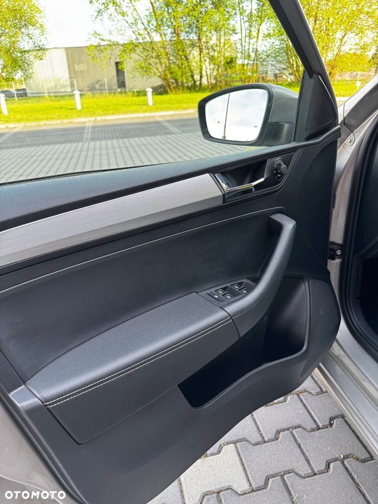Skoda RAPID 1.0 TSI Ambition - 23