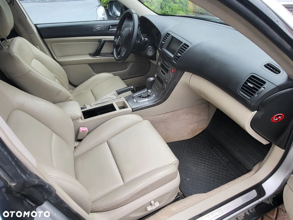 Subaru Legacy 3.0 H6 - 16