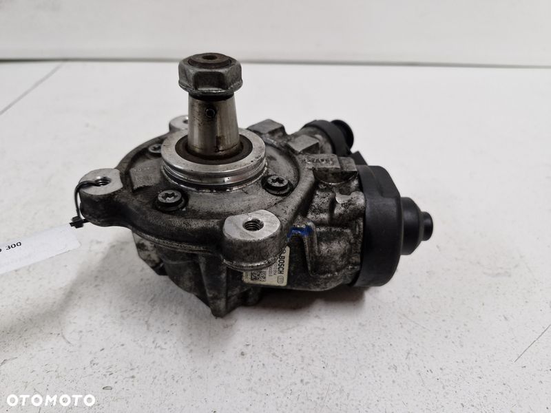 VOLKSWAGEN PASSAT B7 2.0 TDI POMPA WTRYSKOWA 03L130755D - 1