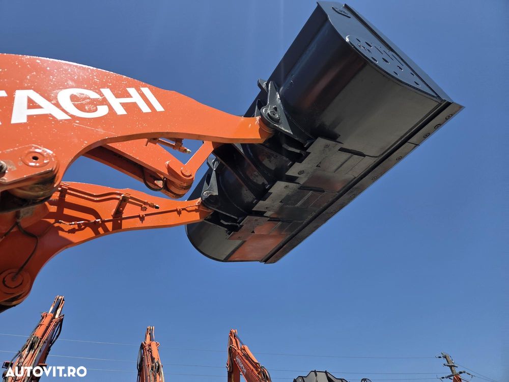 Hitachi ZW180-6, 2019, 6.049h, FULL OPTION, Gresare automataz, Cupa NOUA 3mc, anvelope L5 90% bune, Cantar, Joystick, inst hidr suplimentara, Masa operationala 17t, motor 129kW, basculeaza la 4m,Camera spate,Posibilitate leasing 3 ani-PROMOTIE -96900 EUR+Tva - 22