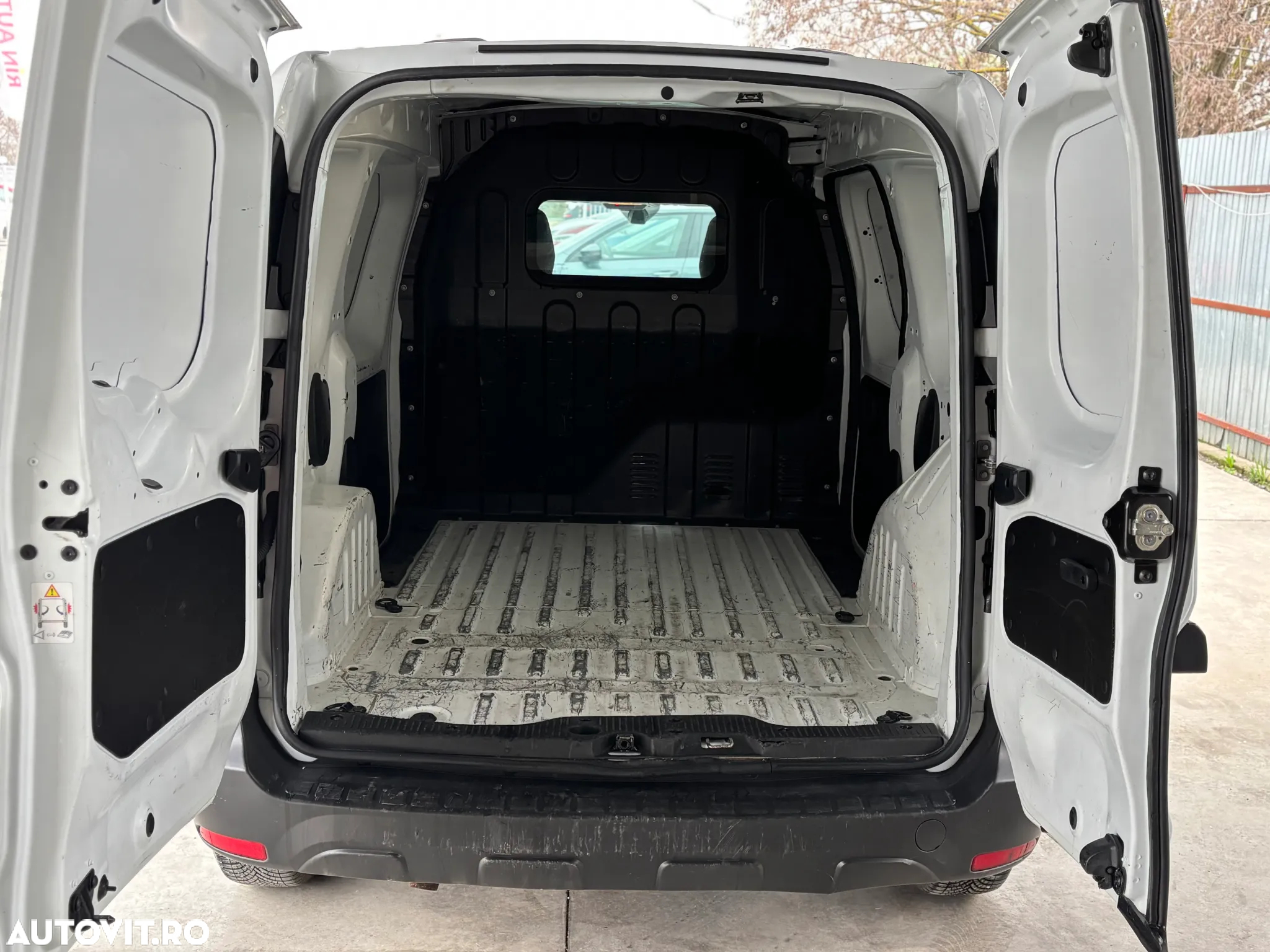 Renault Express - 12