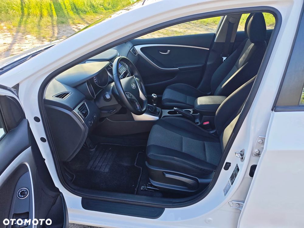 Hyundai i30 1.4 Trend - 27