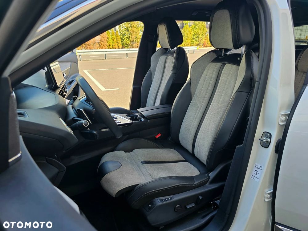 Peugeot 3008 1.6 PureTech HYbrid GT Line S&S EAT8 - 23