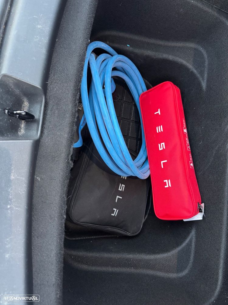 Tesla Model Y Tração Traseira — fotografia 11