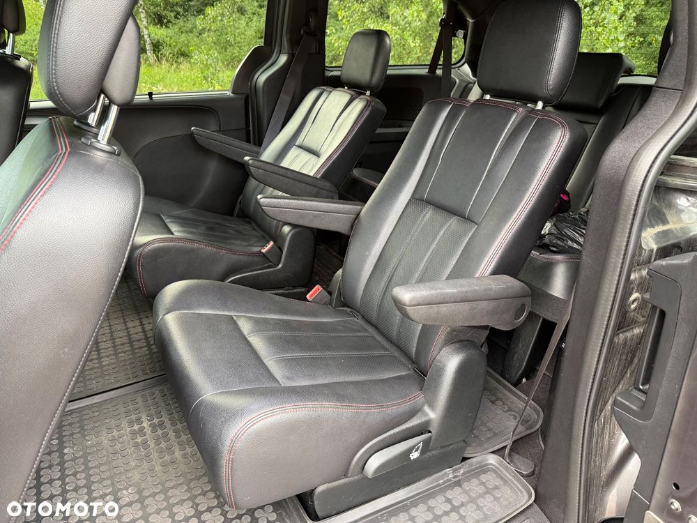 Dodge Grand Caravan - 7
