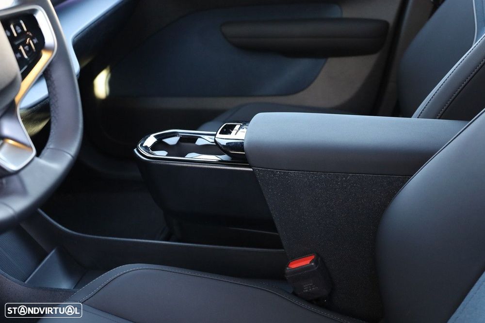 Volvo EX30 69 kWh Single Motor Extended Range Plus - 17