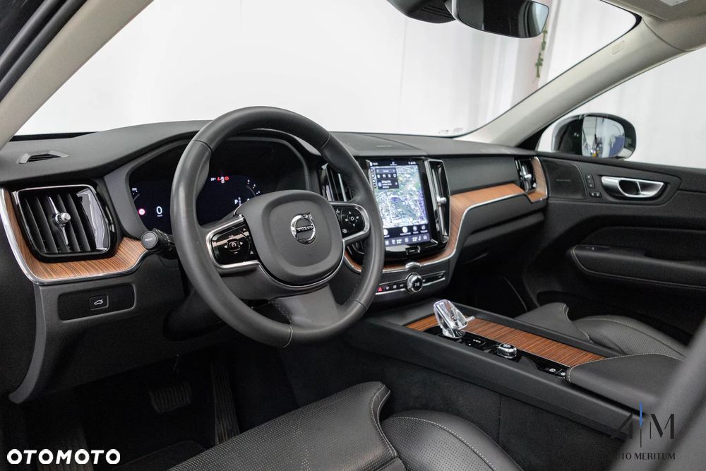 Volvo XC 60 B4 D AWD Ultimate Dark - 14