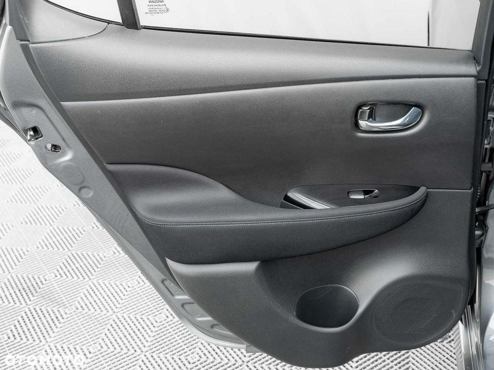 Nissan Leaf 40kWh N-Connecta - 24