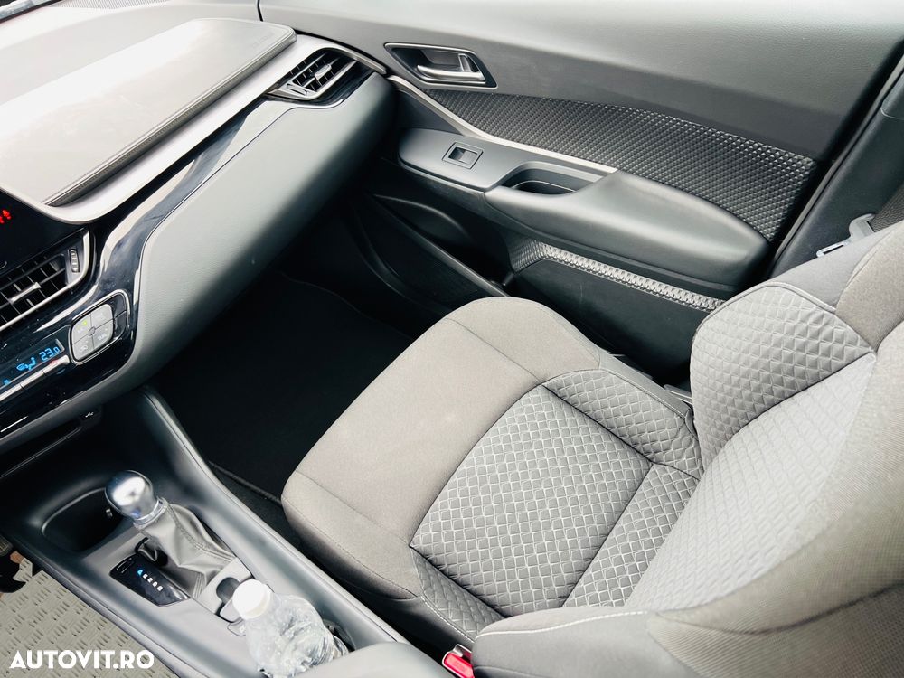 Toyota C-HR Hybrid Business-Edition - 17