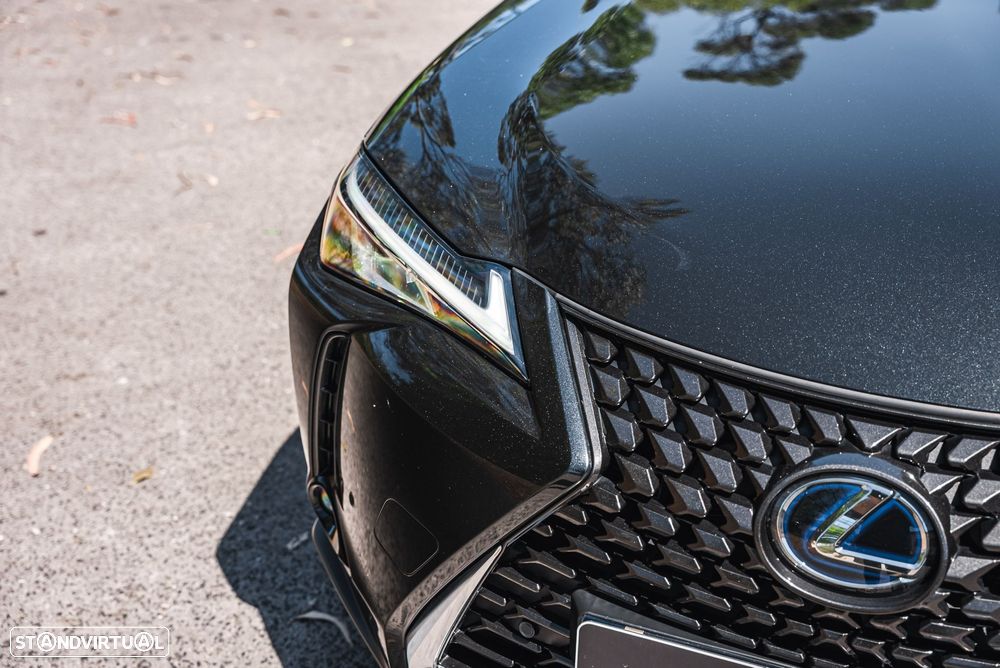 Lexus UX 250h Executive+ - 11