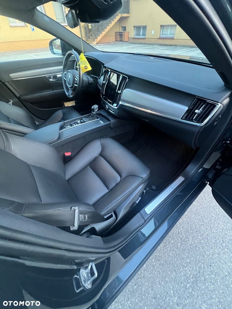 Volvo V90 D3 Geartronic Momentum - 32