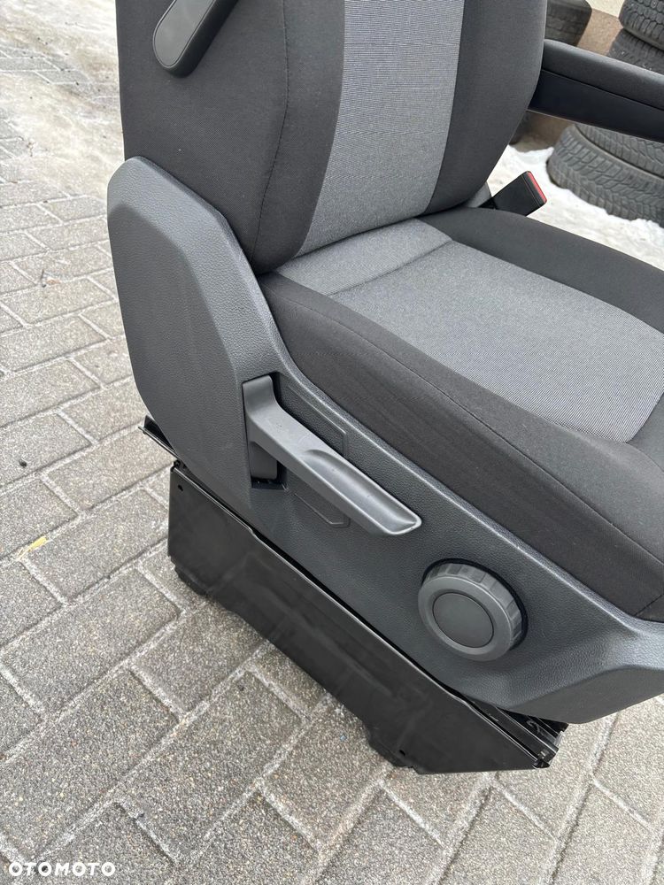 Fotel pasażera podłokietniki VW Crafter II MAN TGE - 5