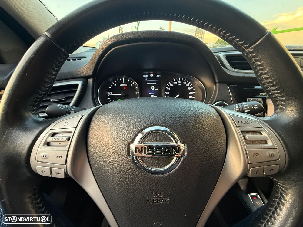 Nissan Qashqai 1.5 dCi N-Connecta - 32