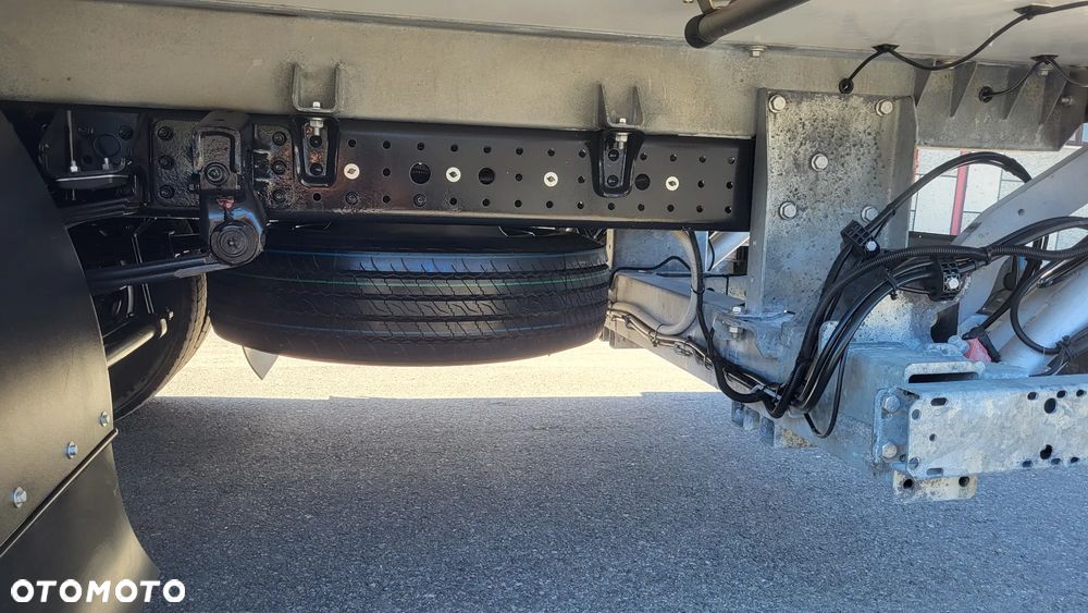 Mitsubishi Canter Fuso /Chłodnia/Mroźnia/kontener/ Izoterma/ Agregat Thermo King 450 e / Winda DHOLLANDIA 1500 KG / Mały przebieg tylko 91 tys Polski Salon ! - 14