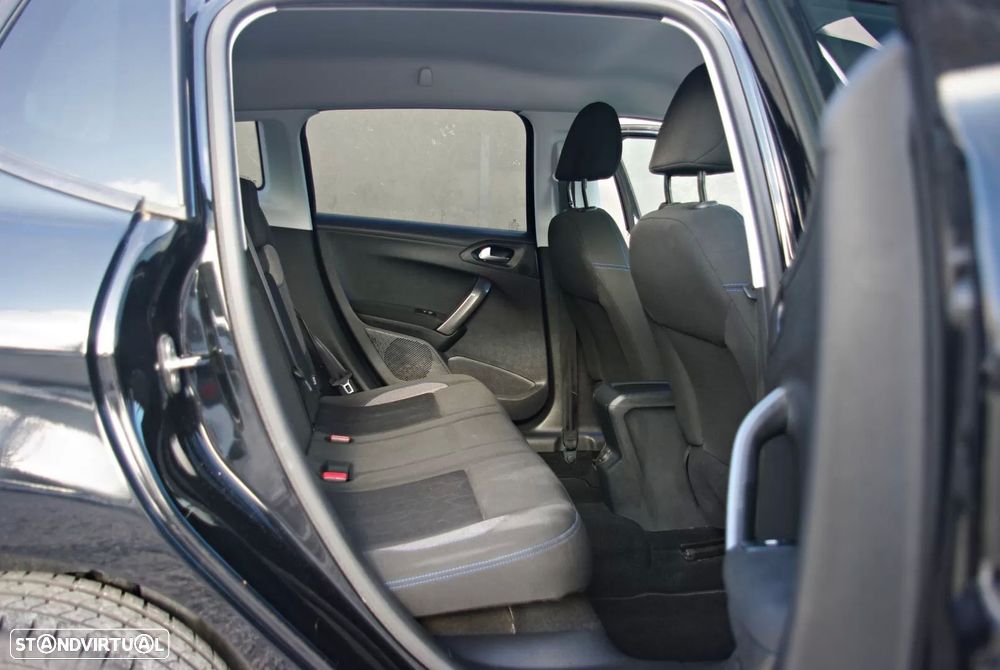 Peugeot 2008 1.2 PureTech Style - 19