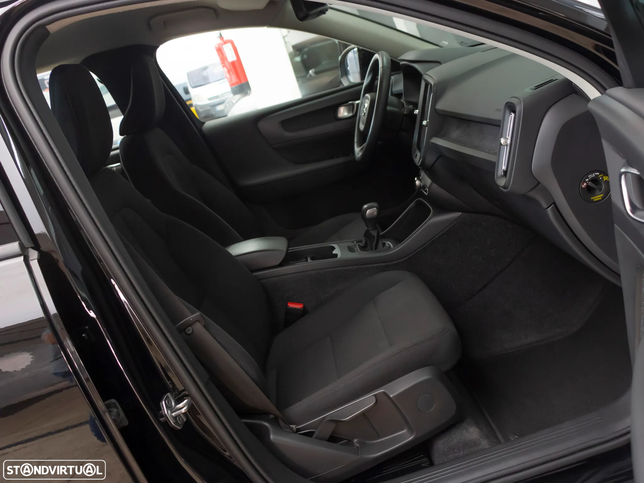 Volvo XC 40 1.5 T2 Momentum Core - 13
