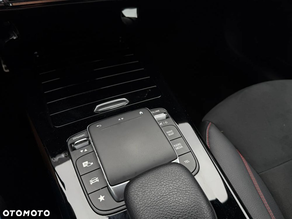 Mercedes-Benz CLA 200 7G-DCT AMG Line - 17