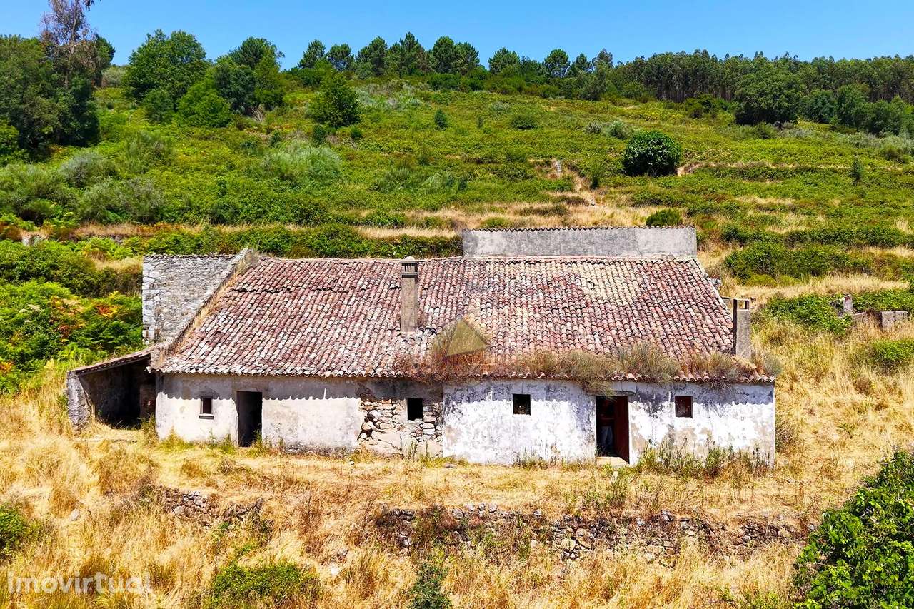 Quinta com ribeira para recuperar na Fóia, Monchique - Grande imagem: 3/60