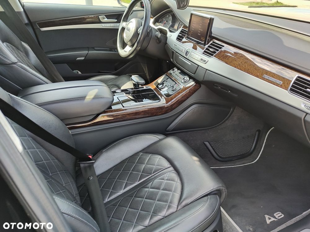 Audi A8 - 4