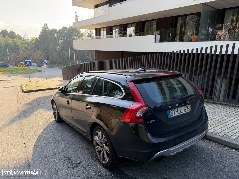 Volvo V60 2.0 D3 Summum - 5