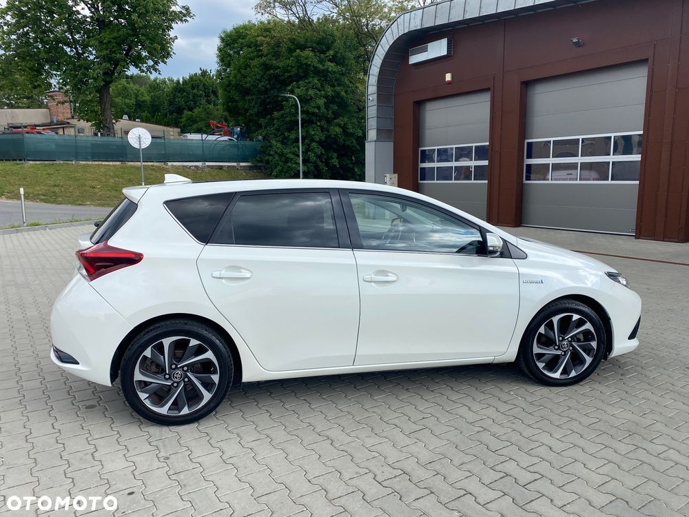 Toyota Auris 1.8 Executive - 11