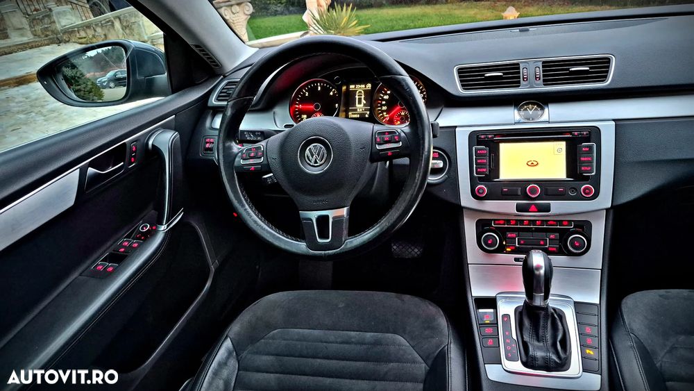 Volkswagen Passat Variant 2.0 Blue TDI DSG SCR Highline - 12