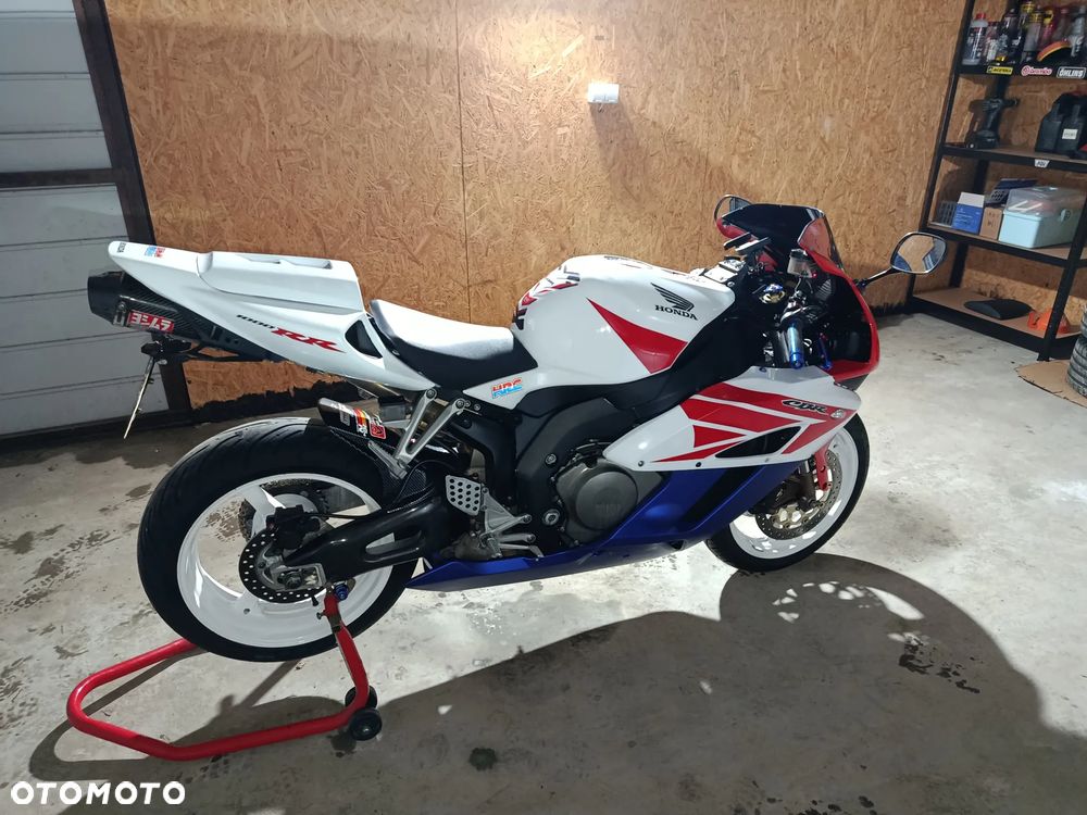 Honda CBR - 12