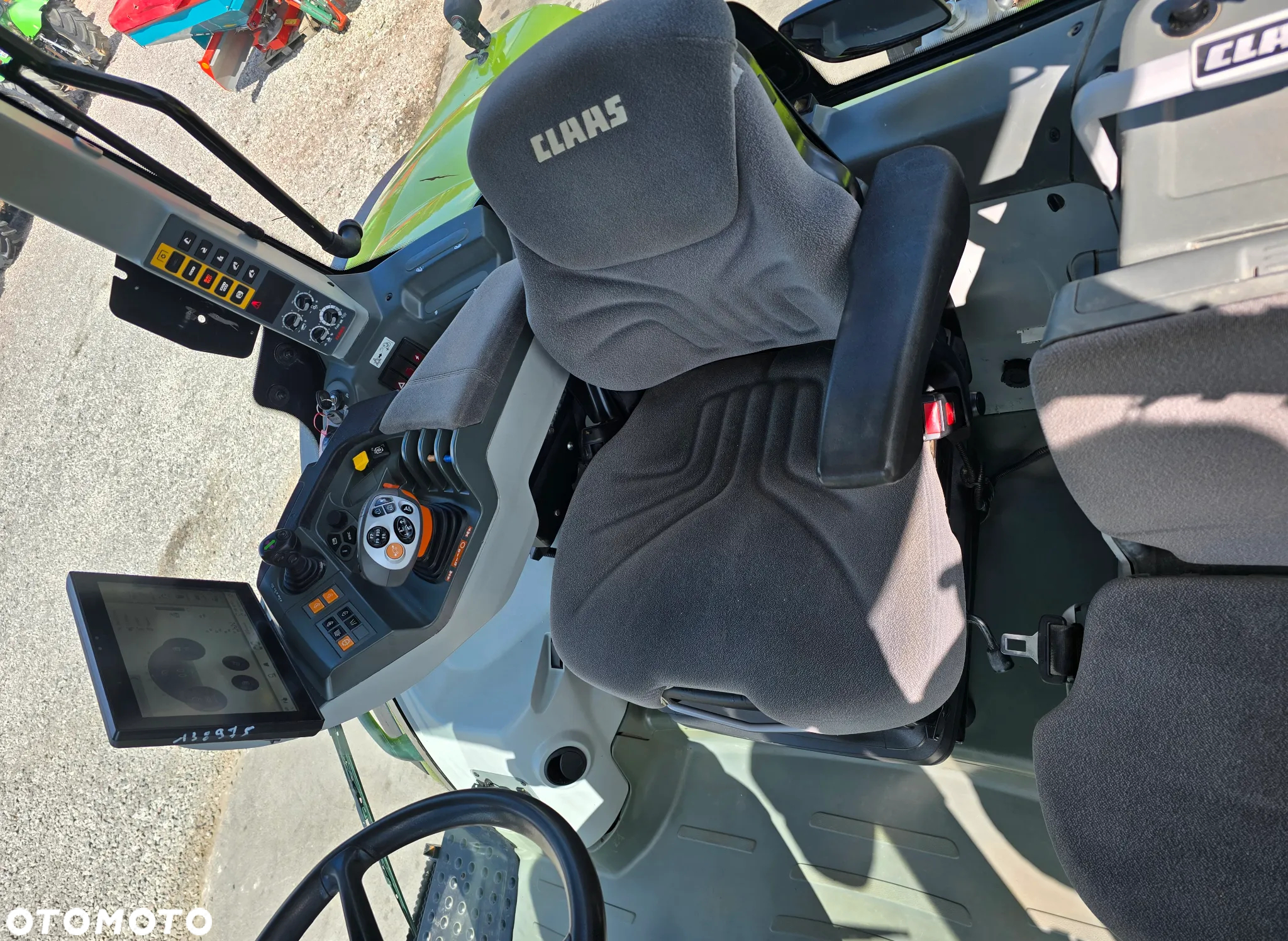 Claas Axion 800 CEBIS - 17