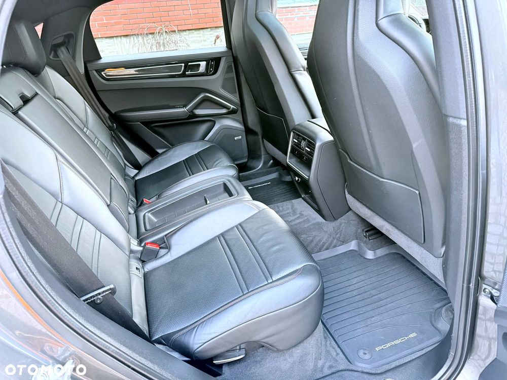 Porsche Cayenne S - 20