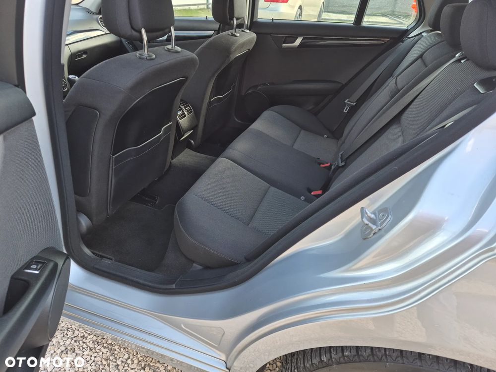 Mercedes-Benz Klasa C 200 CDI BlueEff Classic - 17