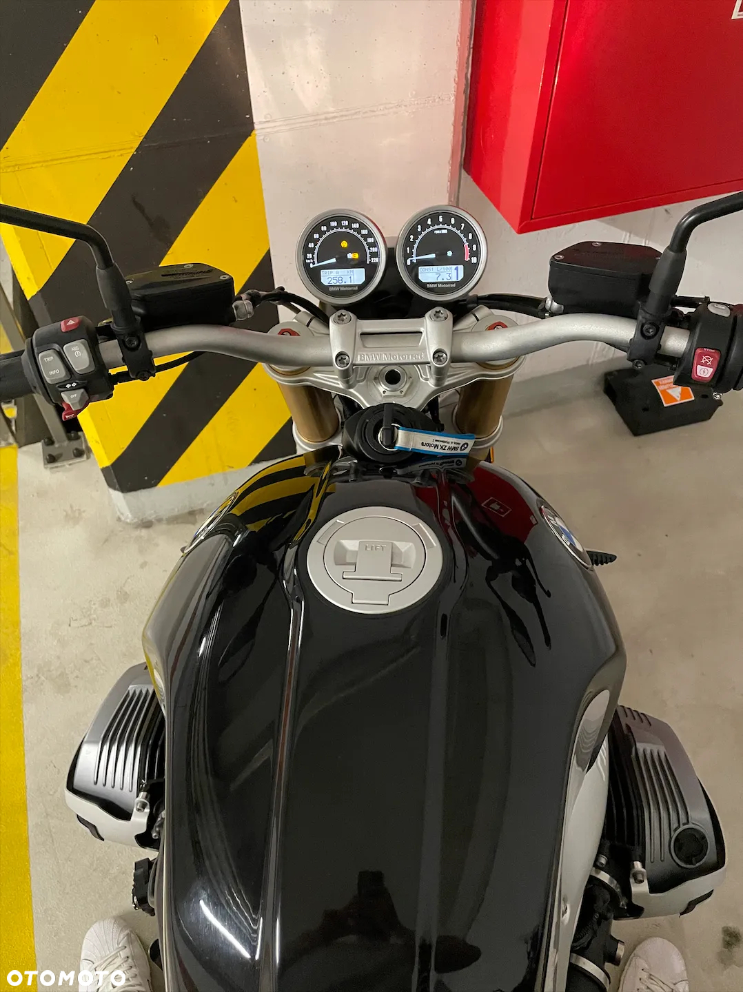 BMW R - 11