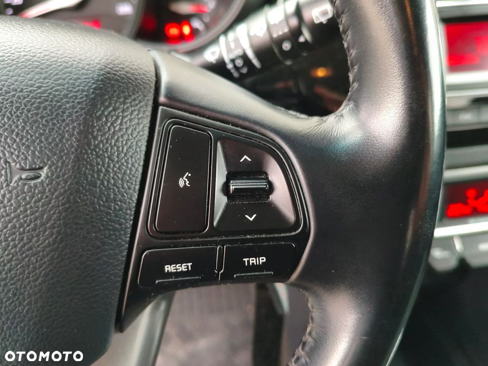 Kia Rio - 12