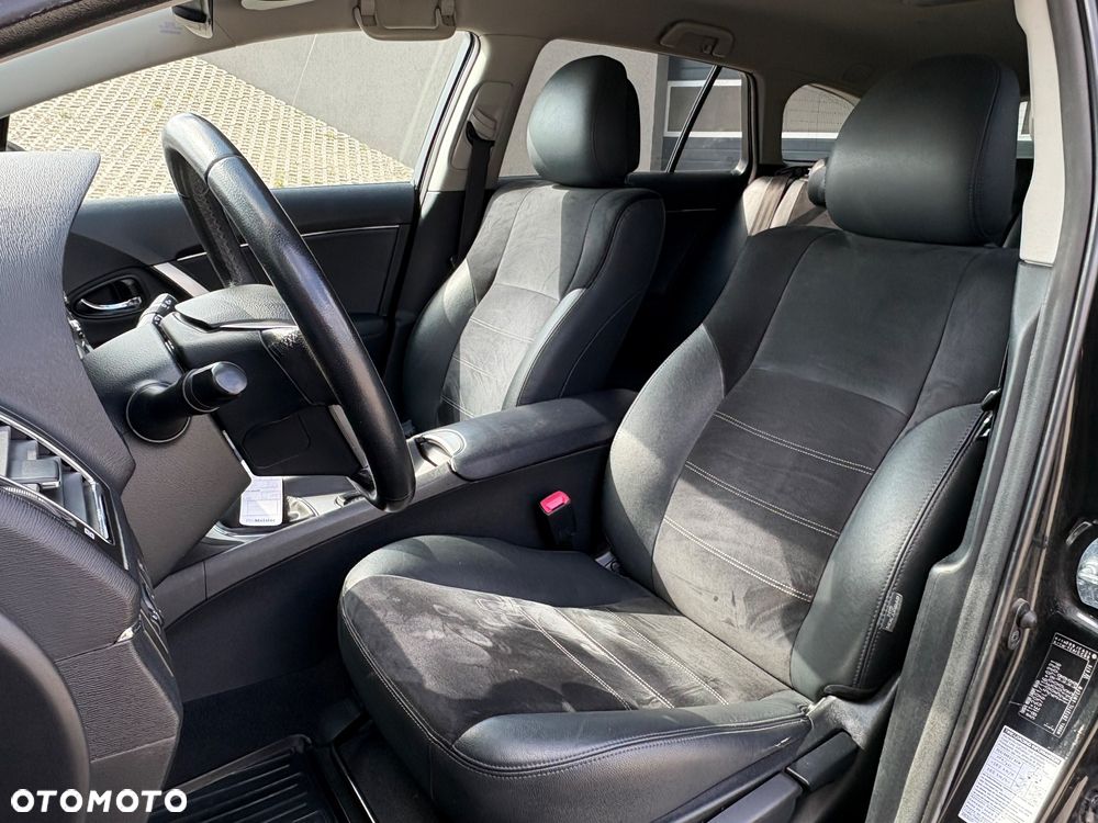 Toyota Avensis 1.8 Sol NAVI - 16