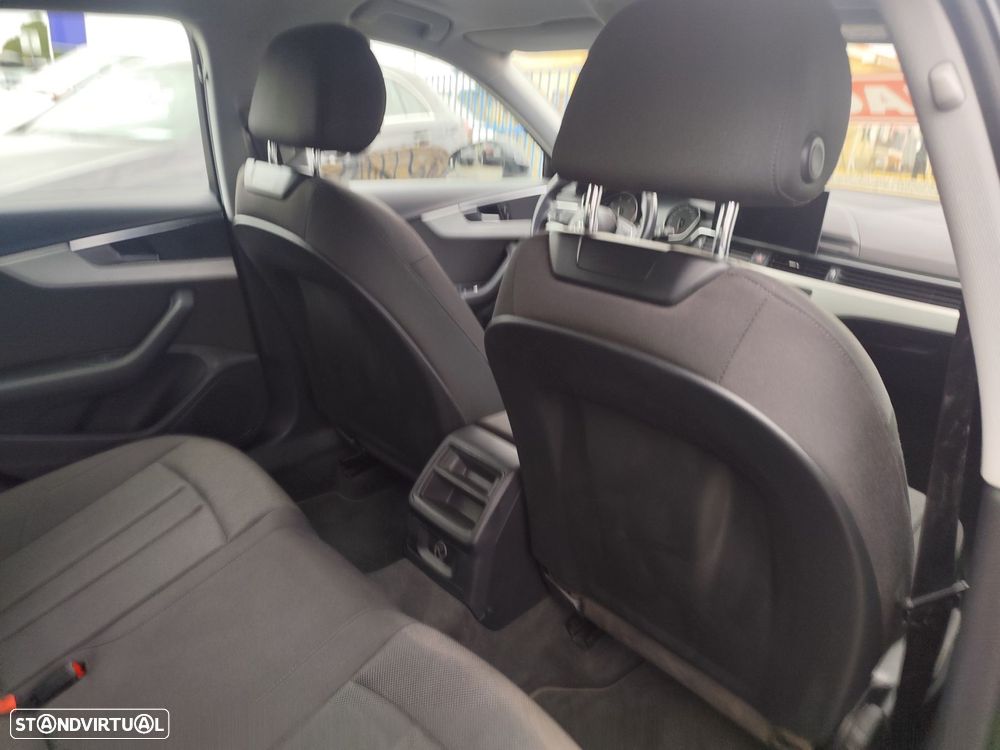 Audi A4 Avant 30 TDI S tronic - 28