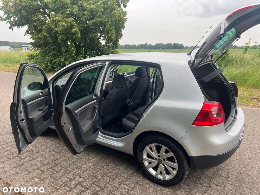 Volkswagen Golf - 16