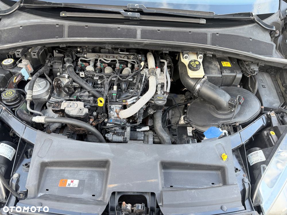 Ford S-Max - 13