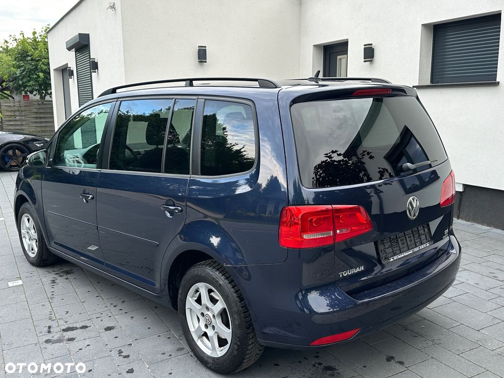 Volkswagen Touran - 9
