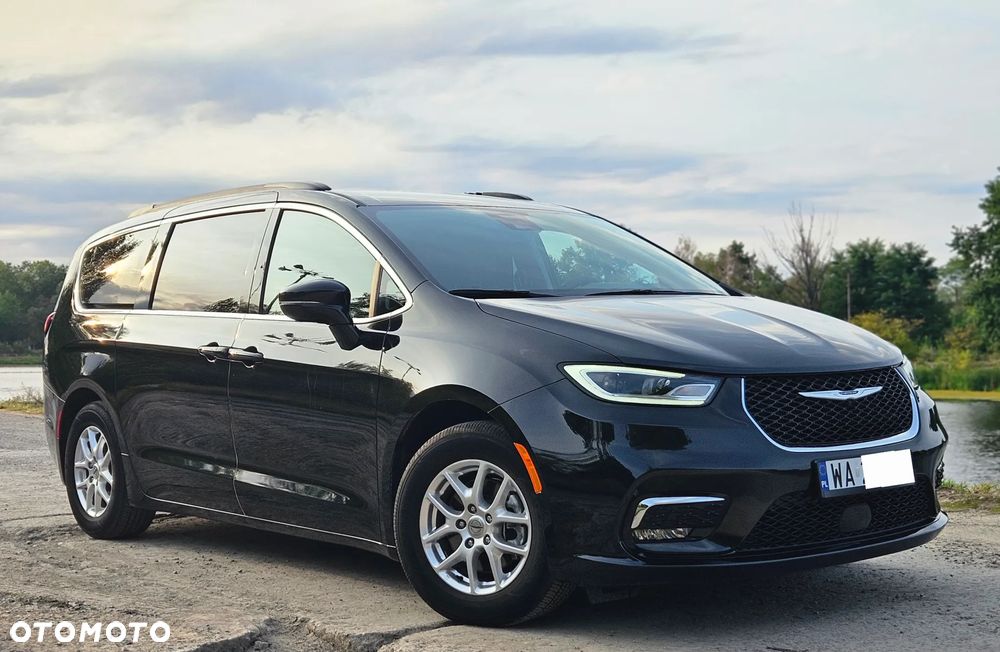 Chrysler Pacifica - 1