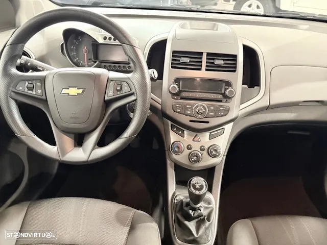 Chevrolet Aveo 1.2 LS - 40