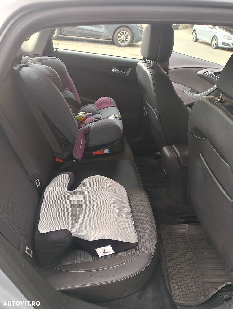 Opel Astra 1.4 Turbo ECOTEC Drive - 9