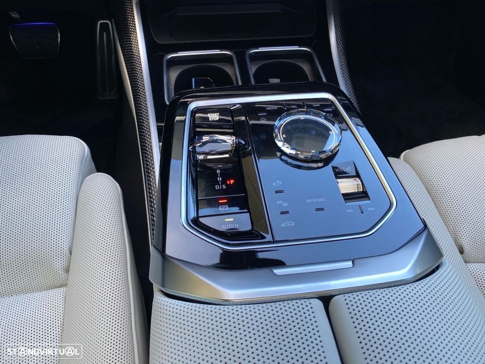 BMW 760 M760e xDrive - 18