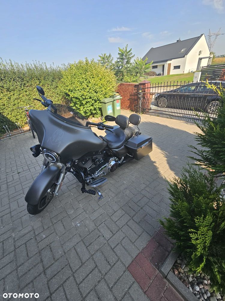 Harley-Davidson Touring Street Glide - 1